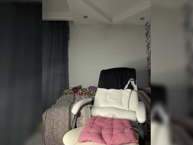 Eva-Bella's BongaCams show and profile