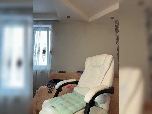 Eva-Bella's BongaCams show and profile