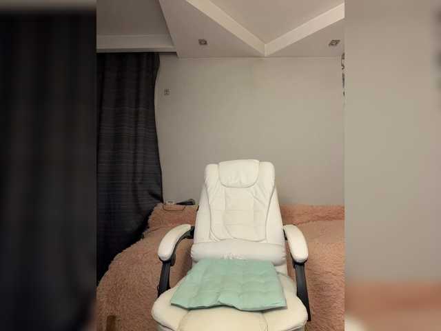 Eva-Bella's BongaCams show and profile