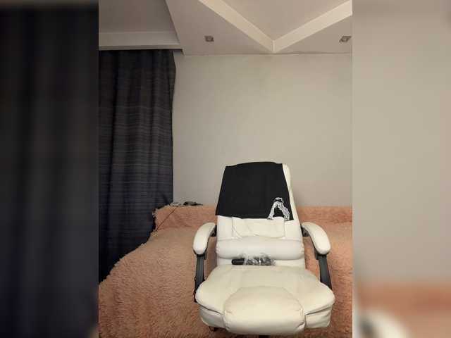 Eva-Bella's BongaCams show and profile