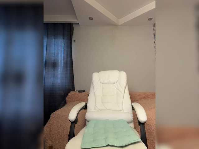 Eva-Bella's BongaCams show and profile