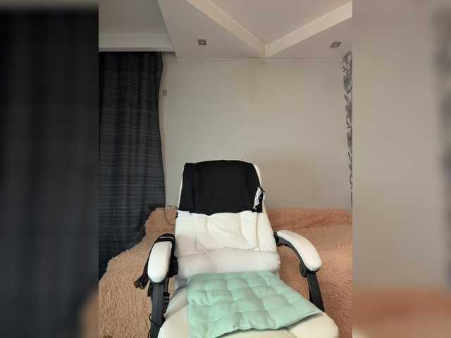 Eva-Bella's BongaCams show and profile