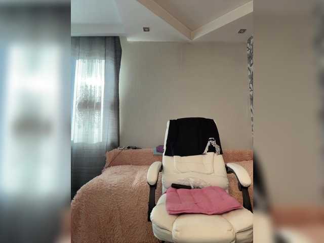 Eva-Bella's BongaCams show and profile