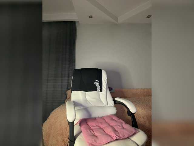 Eva-Bella's BongaCams show and profile