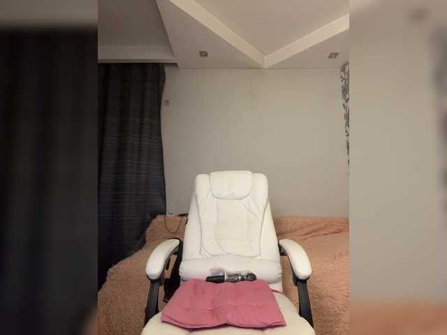 Eva-Bella's BongaCams show and profile