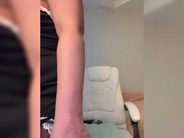 Eva-Bella's BongaCams show and profile