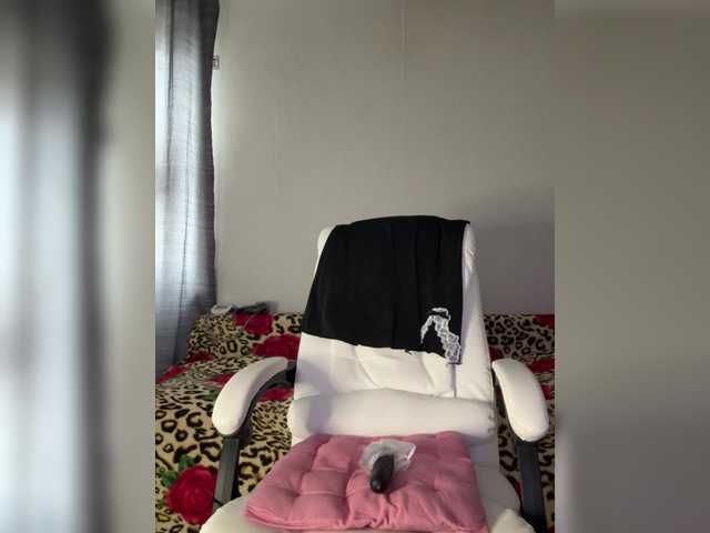 Eva-Bella's BongaCams show and profile