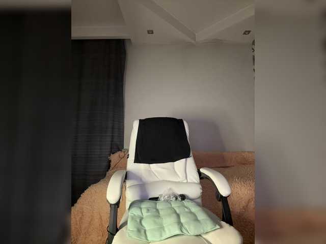 Eva-Bella's BongaCams show and profile