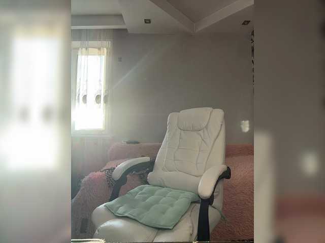 Eva-Bella's BongaCams show and profile