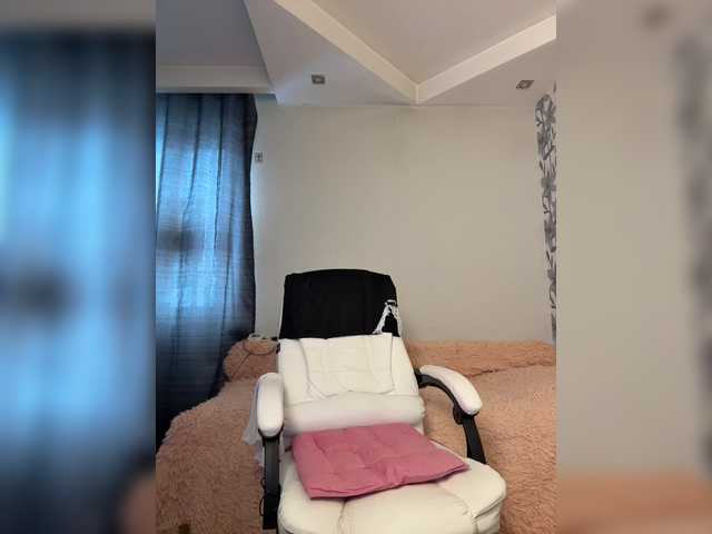 Eva-Bella's BongaCams show and profile