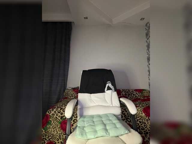 Eva-Bella's BongaCams show and profile