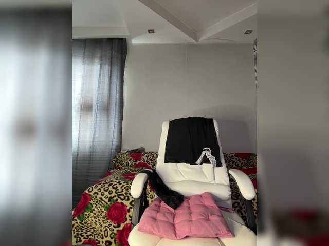 Eva-Bella's BongaCams show and profile