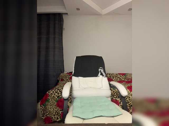 Eva-Bella's BongaCams show and profile