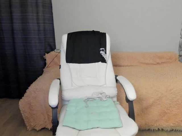 Eva-Bella's BongaCams show and profile