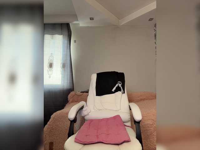 Eva-Bella's BongaCams show and profile