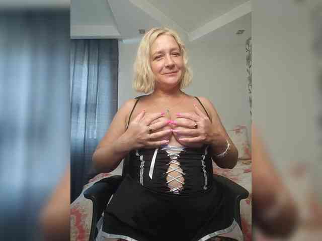 Eva-Bella webcam