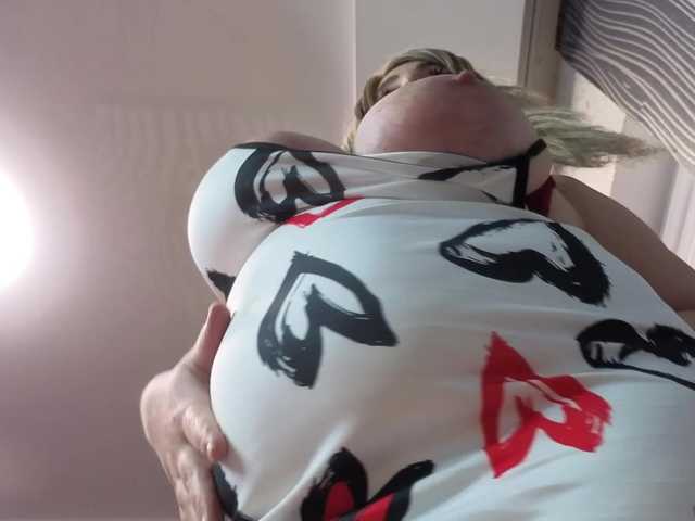 BlondieGirl's BongaCams show and profile