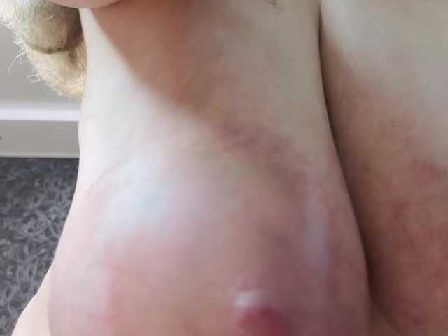 BlondieGirl's BongaCams show and profile