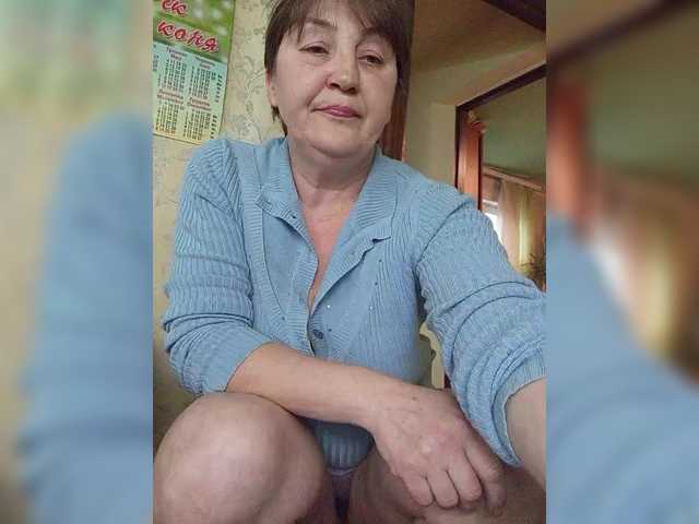 LizaLuxer's BongaCams show and profile