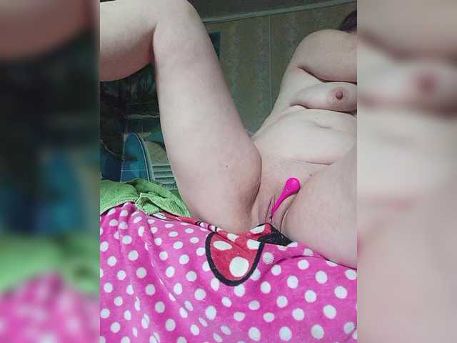 LizaLuxer's BongaCams show and profile