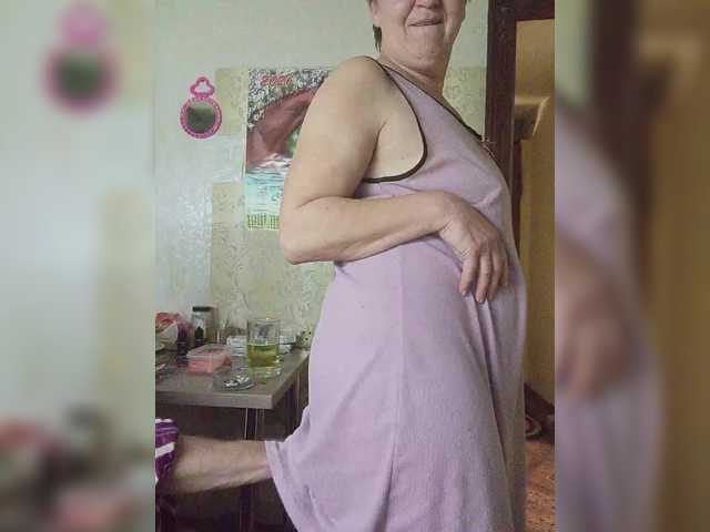 LizaLuxer's BongaCams show and profile