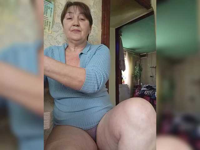 LizaLuxer's BongaCams show and profile