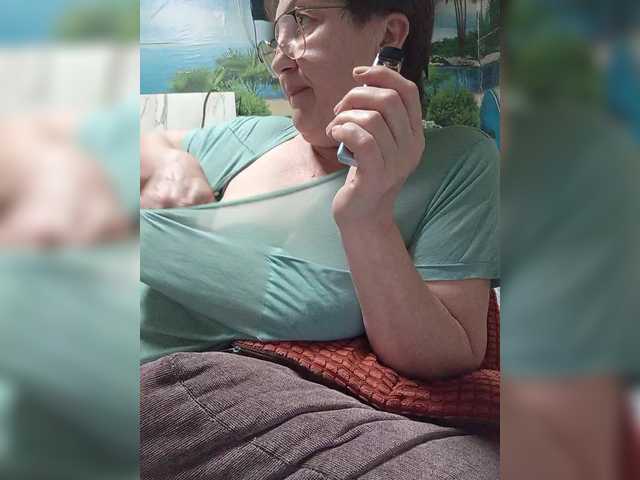 LizaLuxer's BongaCams show and profile