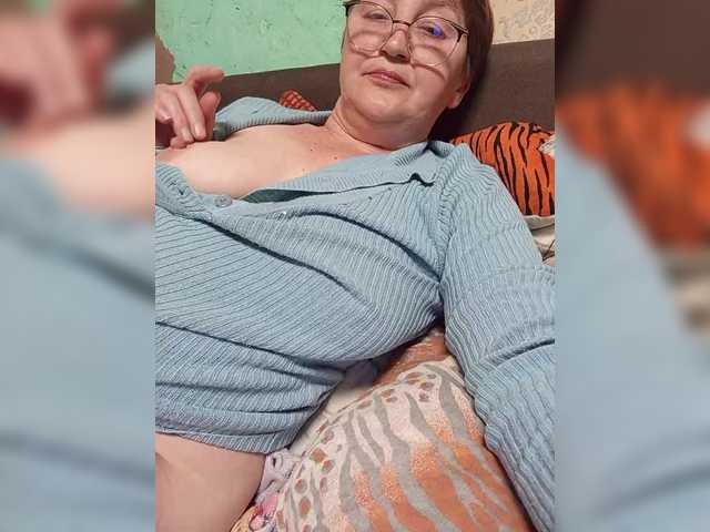 LizaLuxer's BongaCams show and profile