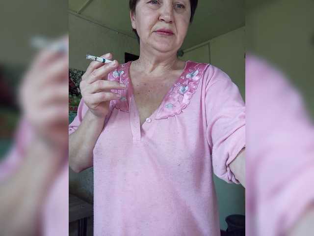 LizaLuxer's BongaCams show and profile