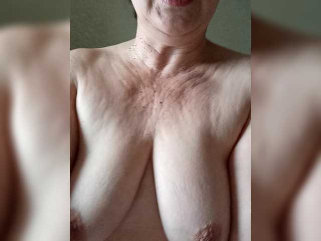 LizaLuxer's BongaCams show and profile