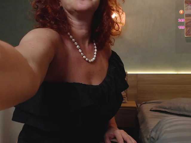 KarinaRouge's BongaCams show and profile