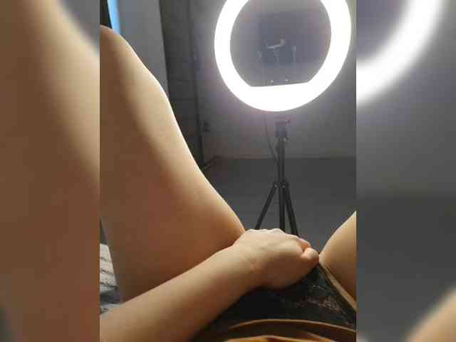 ByeMikki1 webcam