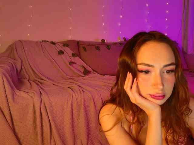 DearAmiira webcam