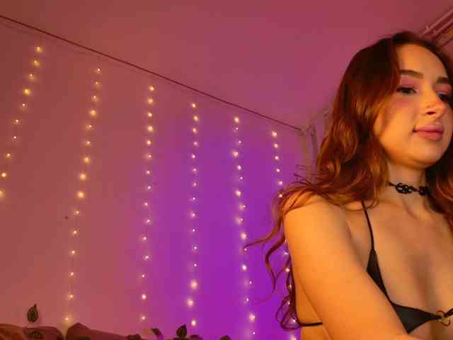 DearAmiira webcam