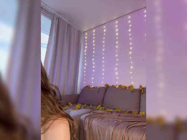 DearAmiira's webcam live show