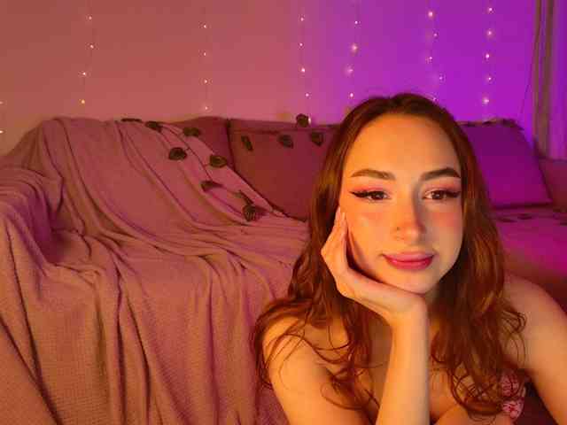 DearAmiira webcam