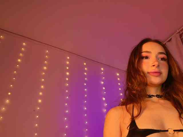 DearAmiira webcam