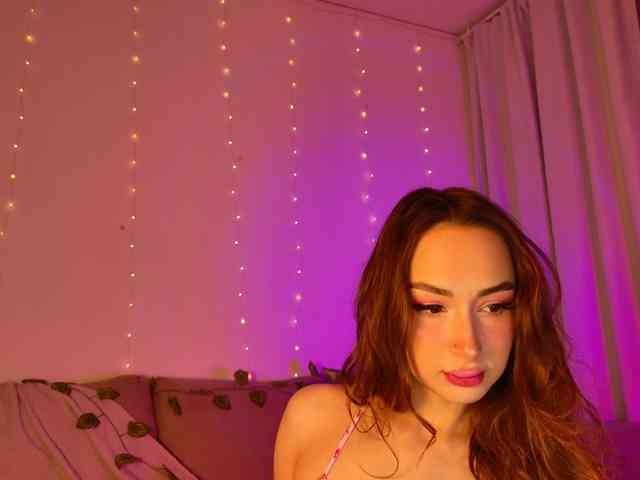DearAmiira webcam