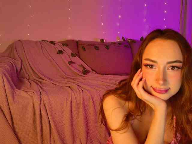 DearAmiira webcam