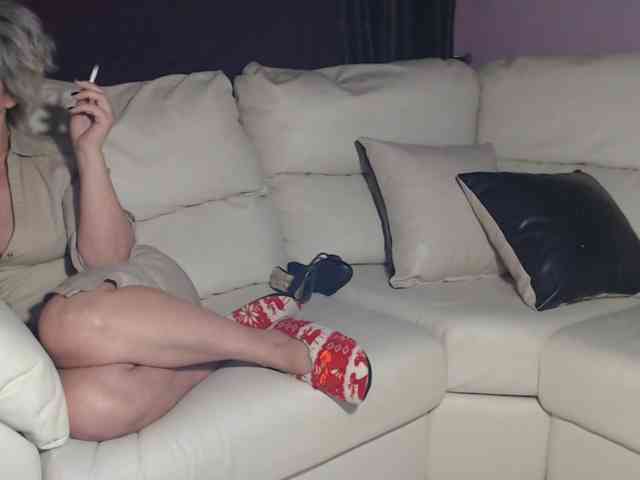 SquirtyMOMMY webcam