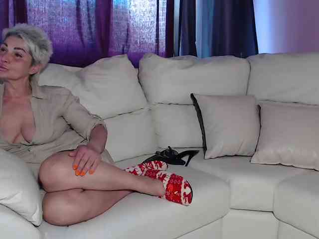 SquirtyMOMMY webcam