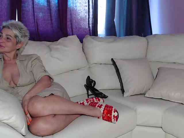 SquirtyMOMMY webcam