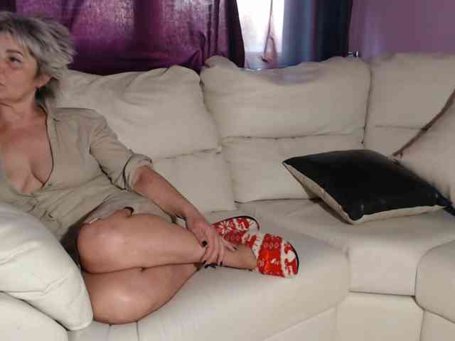 SquirtyMOMMY webcam