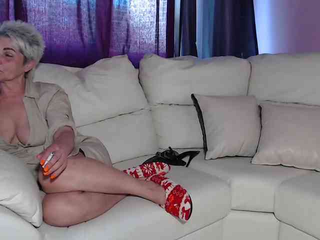 SquirtyMOMMY webcam