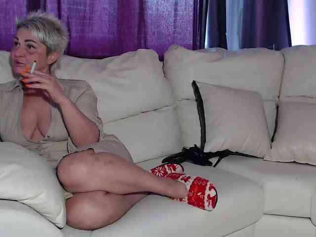 SquirtyMOMMY webcam