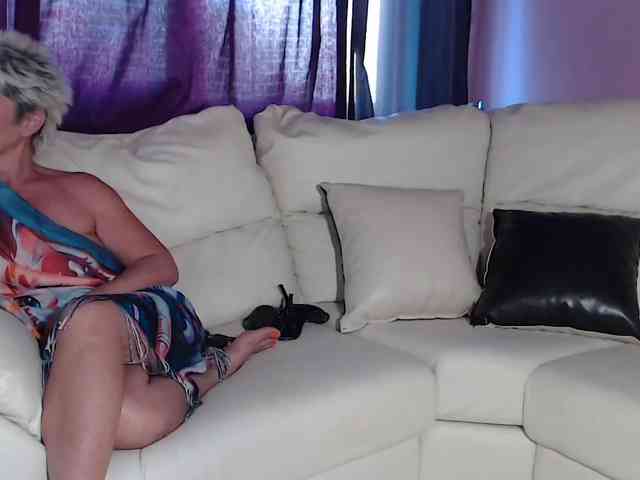 SquirtyMOMMY Live Webcam on BongaCams