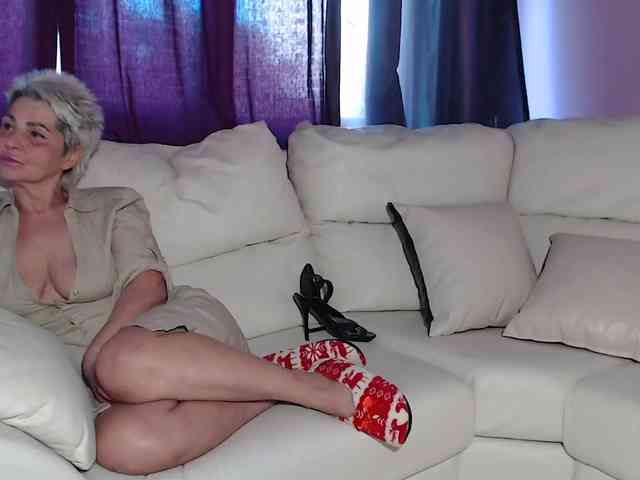 SquirtyMOMMY webcam