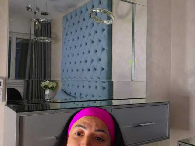 Theowonder's BongaCams show and profile