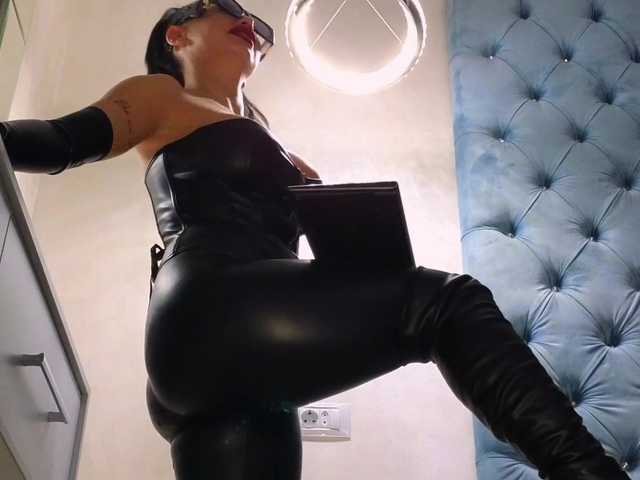 Theowonder's BongaCams show and profile