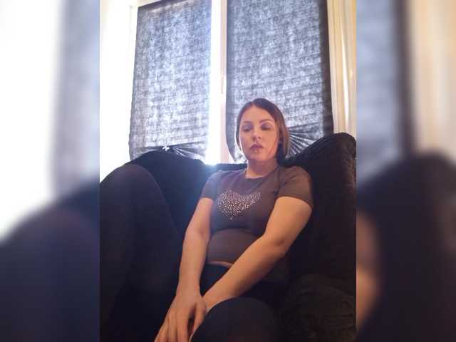 Klybnichca's BongaCams show and profile